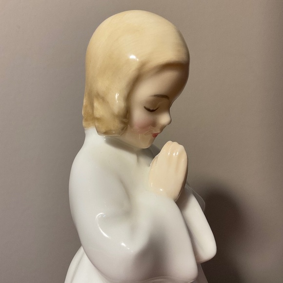 Vintage Royal Doulton Bedtime H.N. 1978 Bone China Figure - Picture 12 of 14